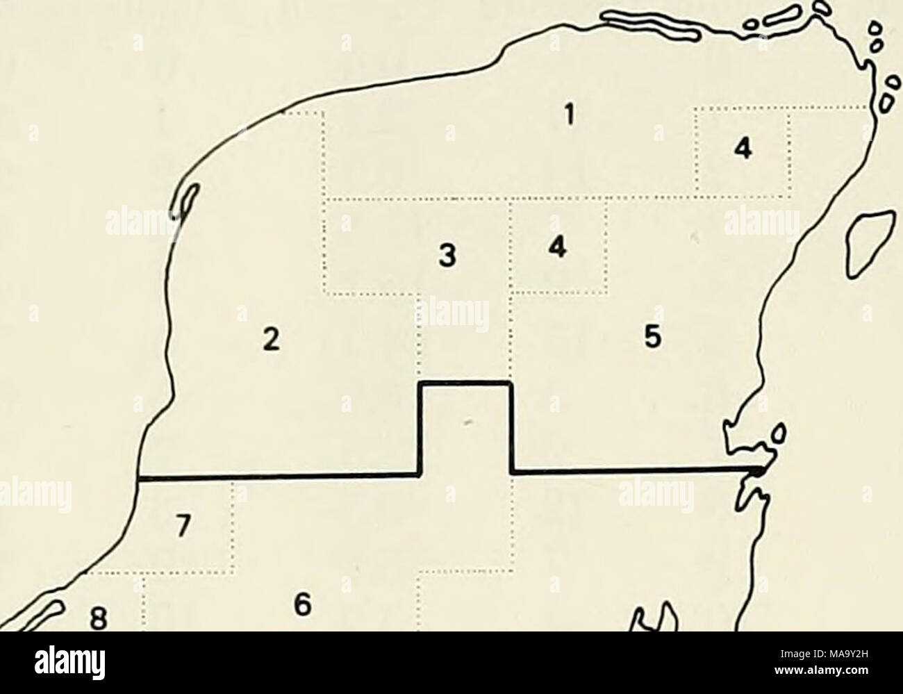 . Un ecogeographic analisi dell'erpetofauna della penisola dello Yucatan . ^O^ ^ '^ 11 ( 15 : 16 14 12 1 13 H- â ^ 3 '3- nâI Fig. 5.âCluster analisi di 108 quadrati della griglia sulla base della presenza o assenza di specie di serpente. Piazze clustered al 0,90 livelli di somiglianza o superiore sono uniti, viene assegnato un numero, e cir- cumscribed da una linea tratteggiata. Sulla mappa una linea solida racchiude le principali aree di omogeneità faunistico. Il cophenetic il coefficiente di correlazione è 0,85. Foto Stock