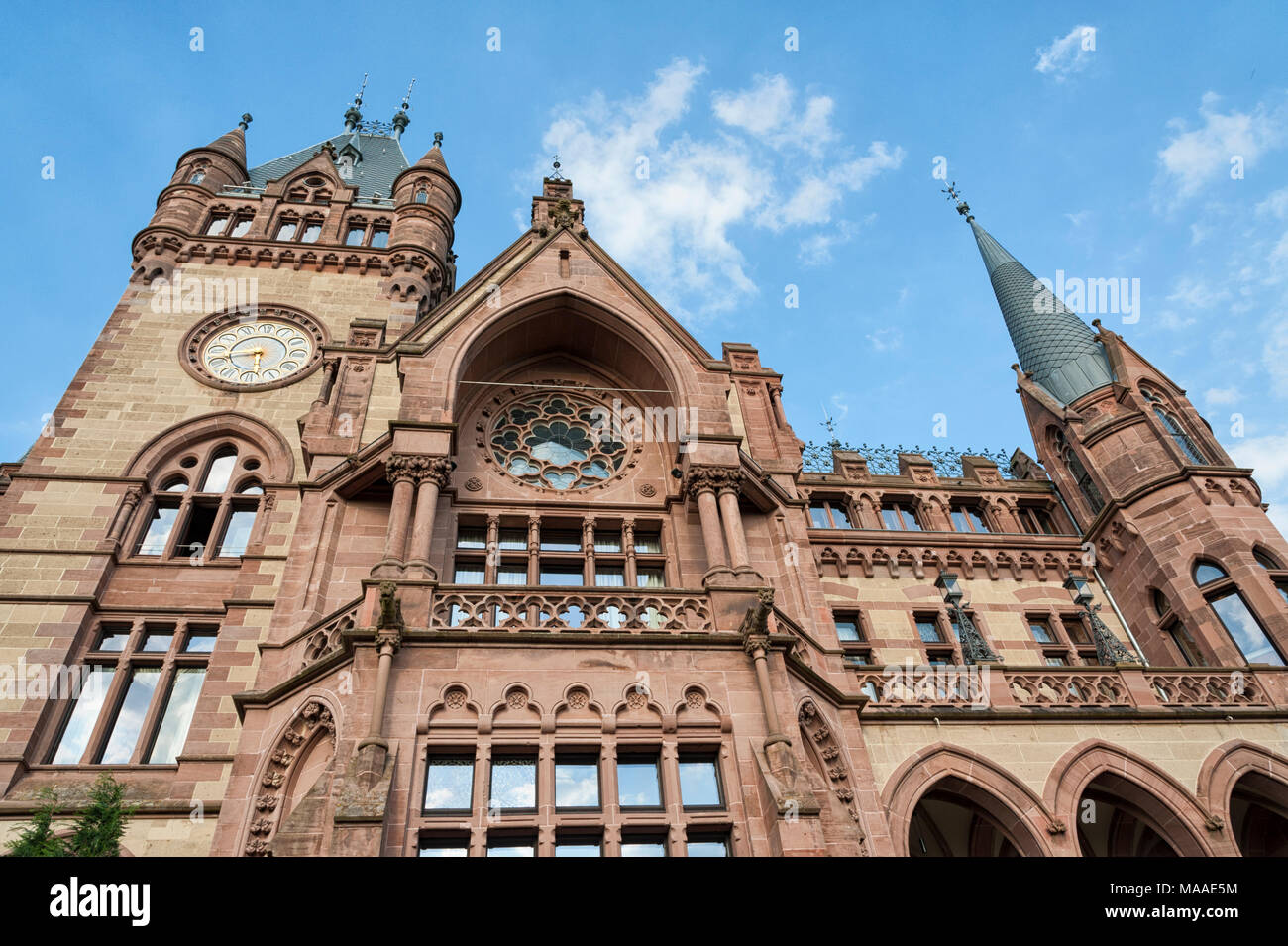 Il Bellissimo Castello Di Drachenburg Vicino A Konigswinter Bonn Renania Settentrionale Vestfalia In Germania Foto Stock Alamy