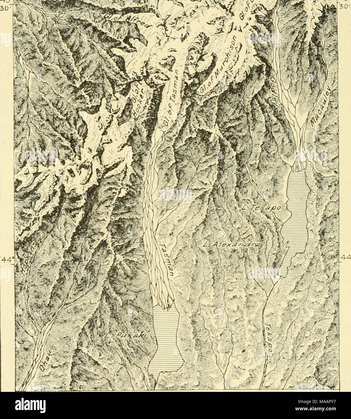 . La terra e i suoi abitanti .. . ^ F L- . 18 miglia. e laghi. Secondo il verde la Nuova Zelanda i ghiacciai hanno nuovamente iscritto in un periodo di espansione. Mentre le Highlands sono ancora in epoca glaciale, pianure, e specialmente quelli di Isola del Sud, hanno raggiunto la fase di lacustri. I letti dell'ex congelati flussi sono ora parzialmente riempiti da laghi che sono arginato fino alla loro estremità inferiore da antiche morene frontali, e che più in alto si stanno gradualmente riempito Foto Stock