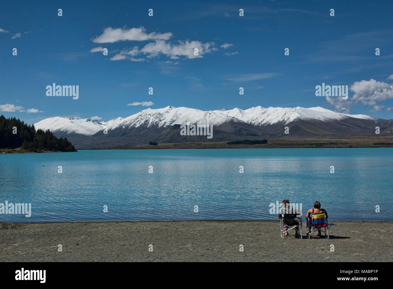 Godendo la vista Lago Tekapo, Nuova Zelanda Foto Stock