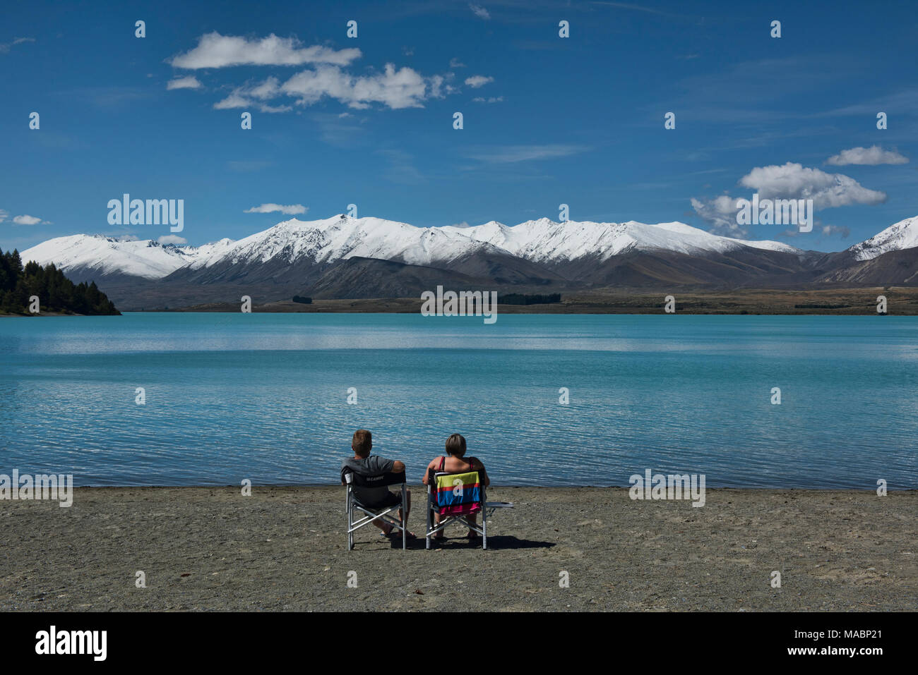 Godendo la vista Lago Tekapo, Nuova Zelanda Foto Stock