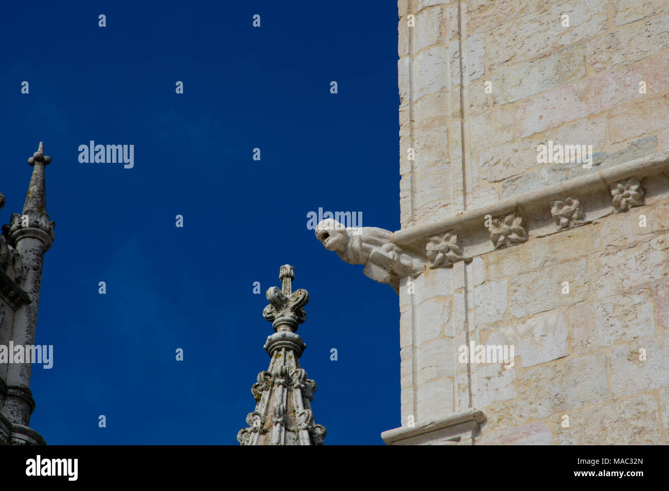 Il Monastero di Jeronimos o il monastero di Hieronymites gargoyle (Mosteiro dos Jeronimos) Portoghese tardo gotica in stile manuelino di architettura. Belem, Lisbona Foto Stock