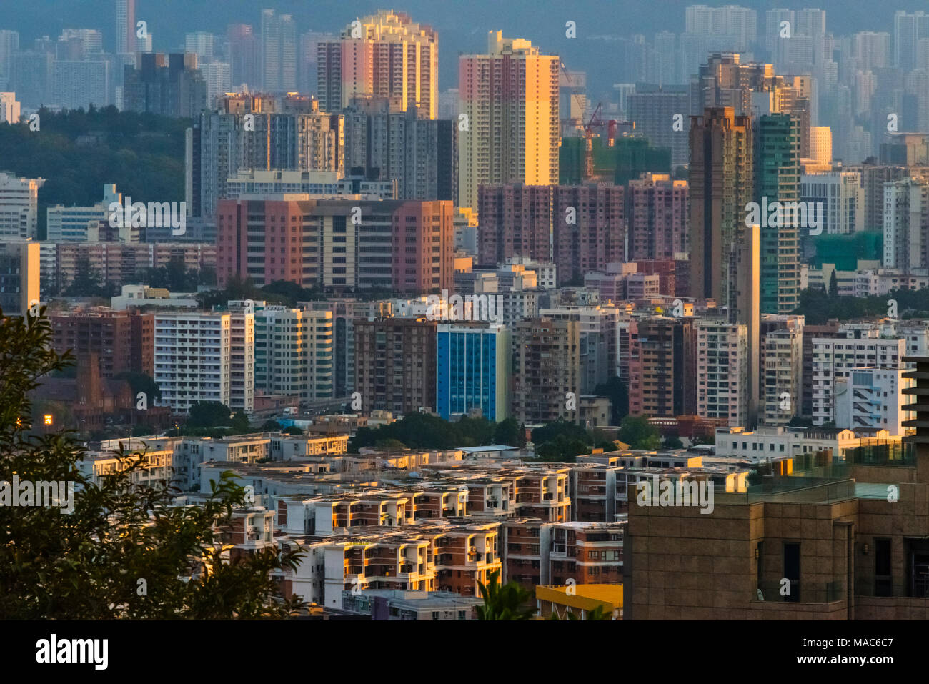 Vista di alta sorge nel centro cittadino di Hong Kong, Cina Foto Stock