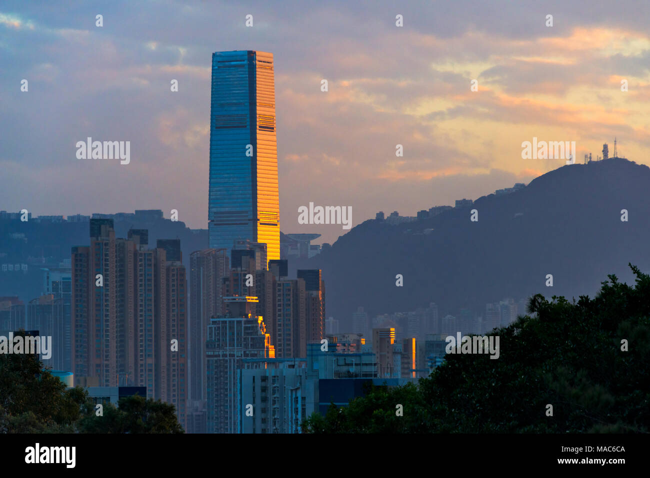 Vista di alta sorge nel centro cittadino di Hong Kong, Cina Foto Stock