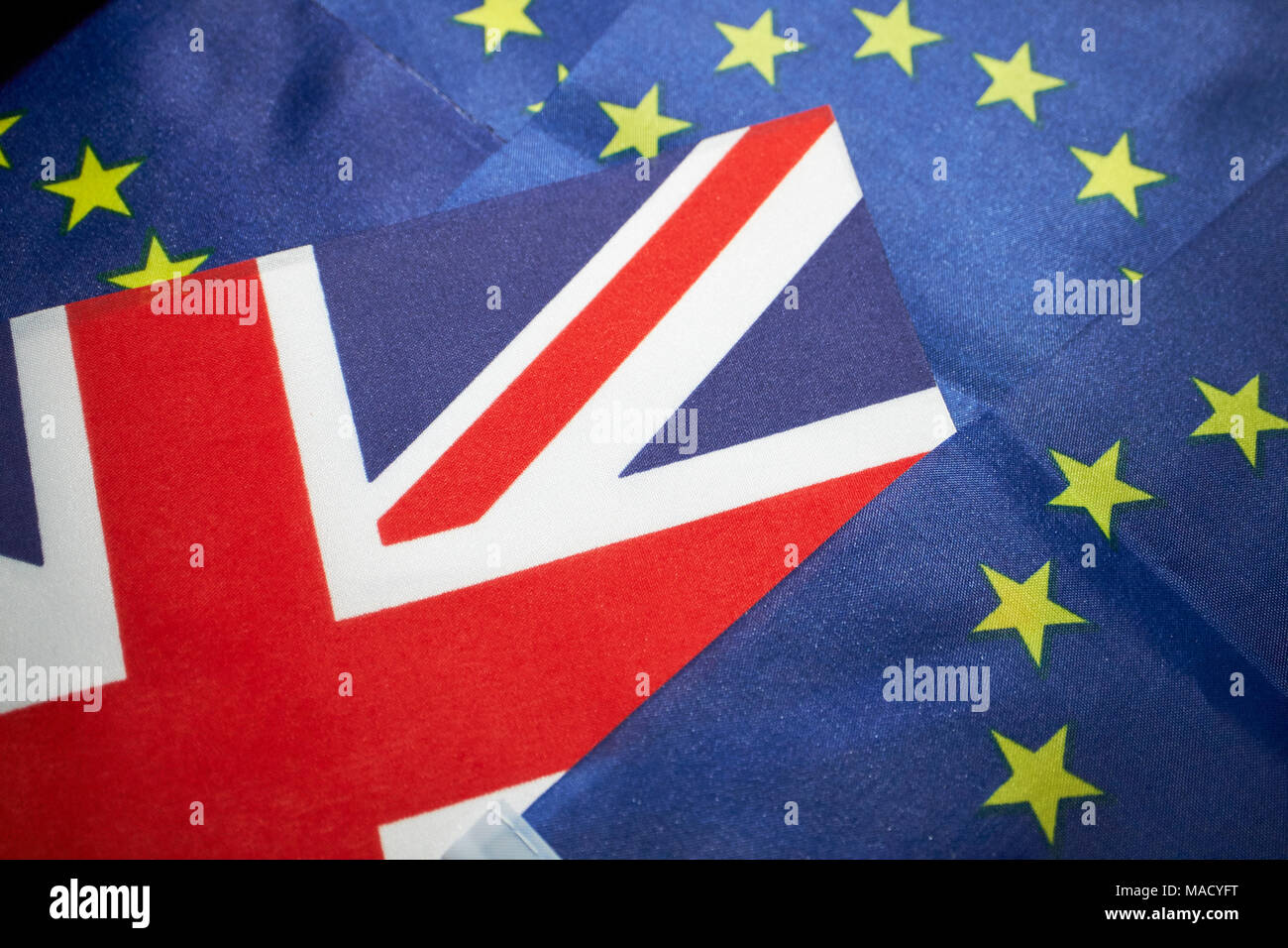 Unione britannica bandiera con più bandiere dell'UE Foto Stock