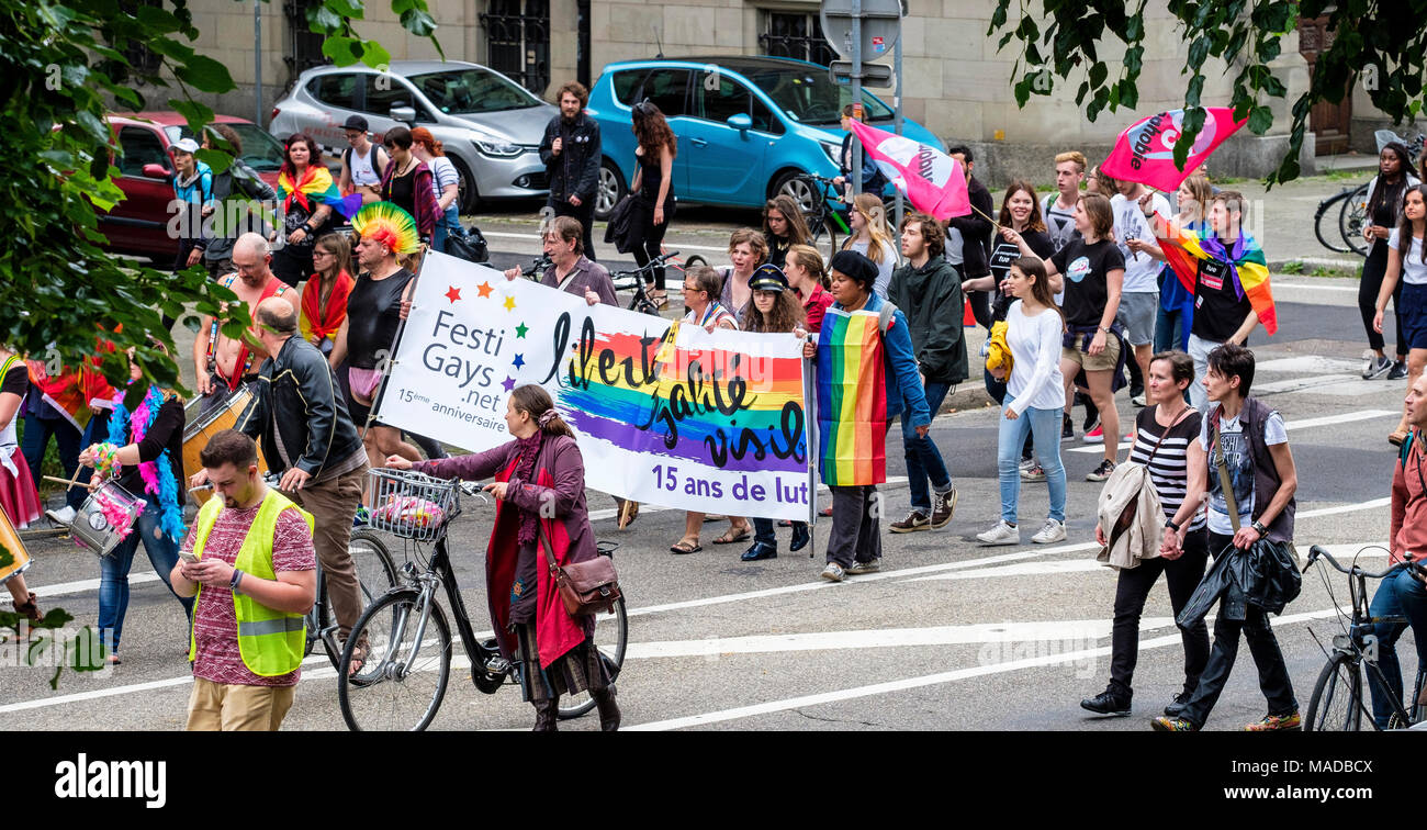 Festi di omosessuali, annuale gay e lesbica Pride Parade, Strasburgo, Alsazia, Francia, Europa Foto Stock