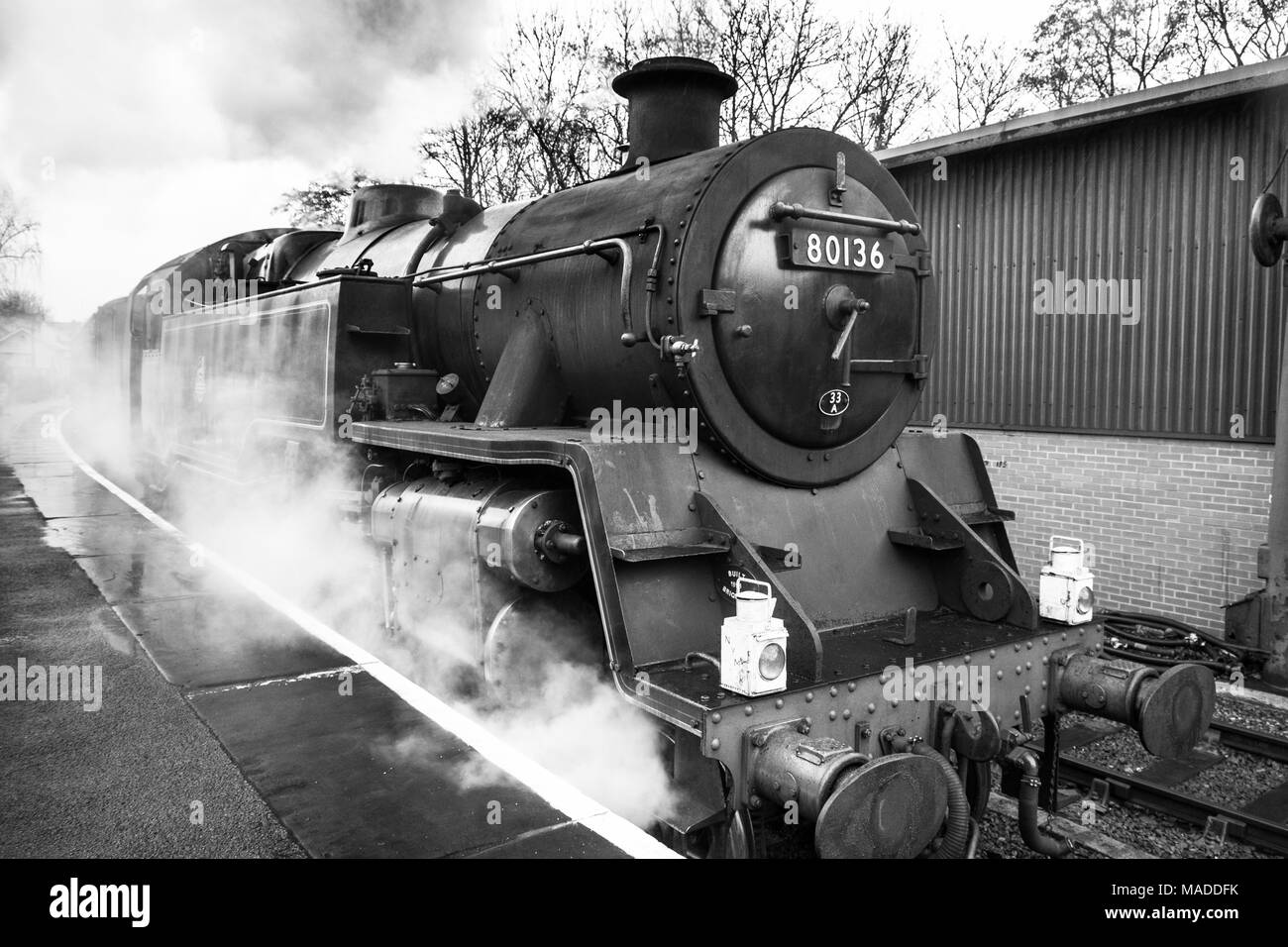 Treno a vapore lasciando la stazione Pickering legato per Whitby North Yorkshire Moors ferroviaria Patrimonio Inghilterra 31.3.18 Foto Stock
