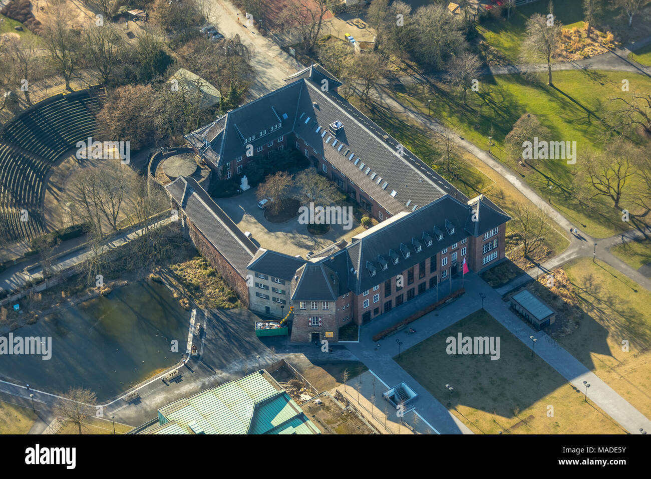 Municipio di Dinslaken in NRW. Castello d'acqua, Dinslaken, Ruhr, Renania settentrionale-Vestfalia, Germania, Dinslaken, Ruhr, Renania settentrionale-Vestfalia, Germania, DEU, Europa Foto Stock