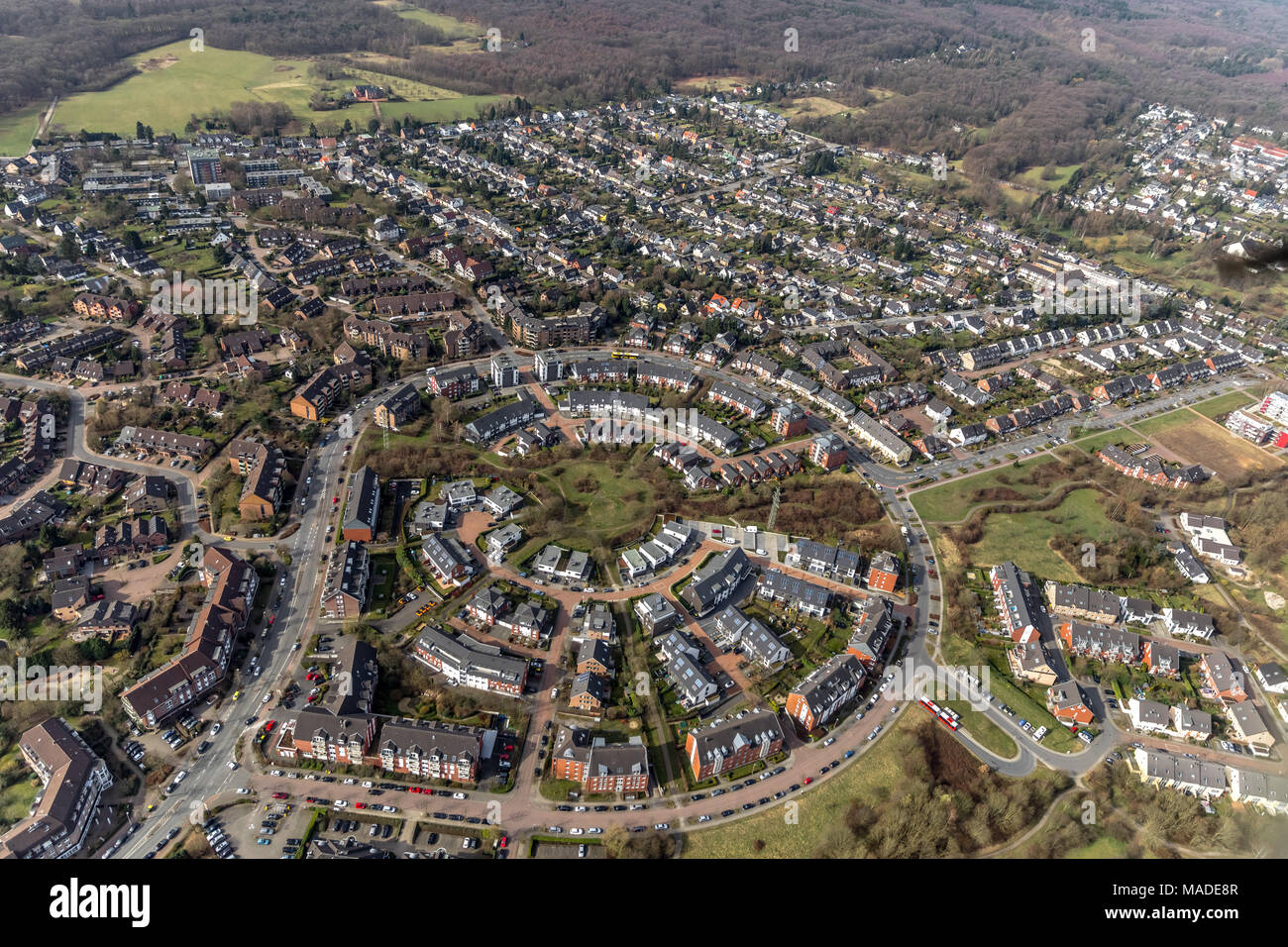 Zona residenziale Saarner Kuppe, Luxemburger Allee a Mülheim an der Ruhr in Renania settentrionale-Vestfalia. A Mülheim an der Ruhr, la zona della Ruhr, Nord Rhine-Westph Foto Stock