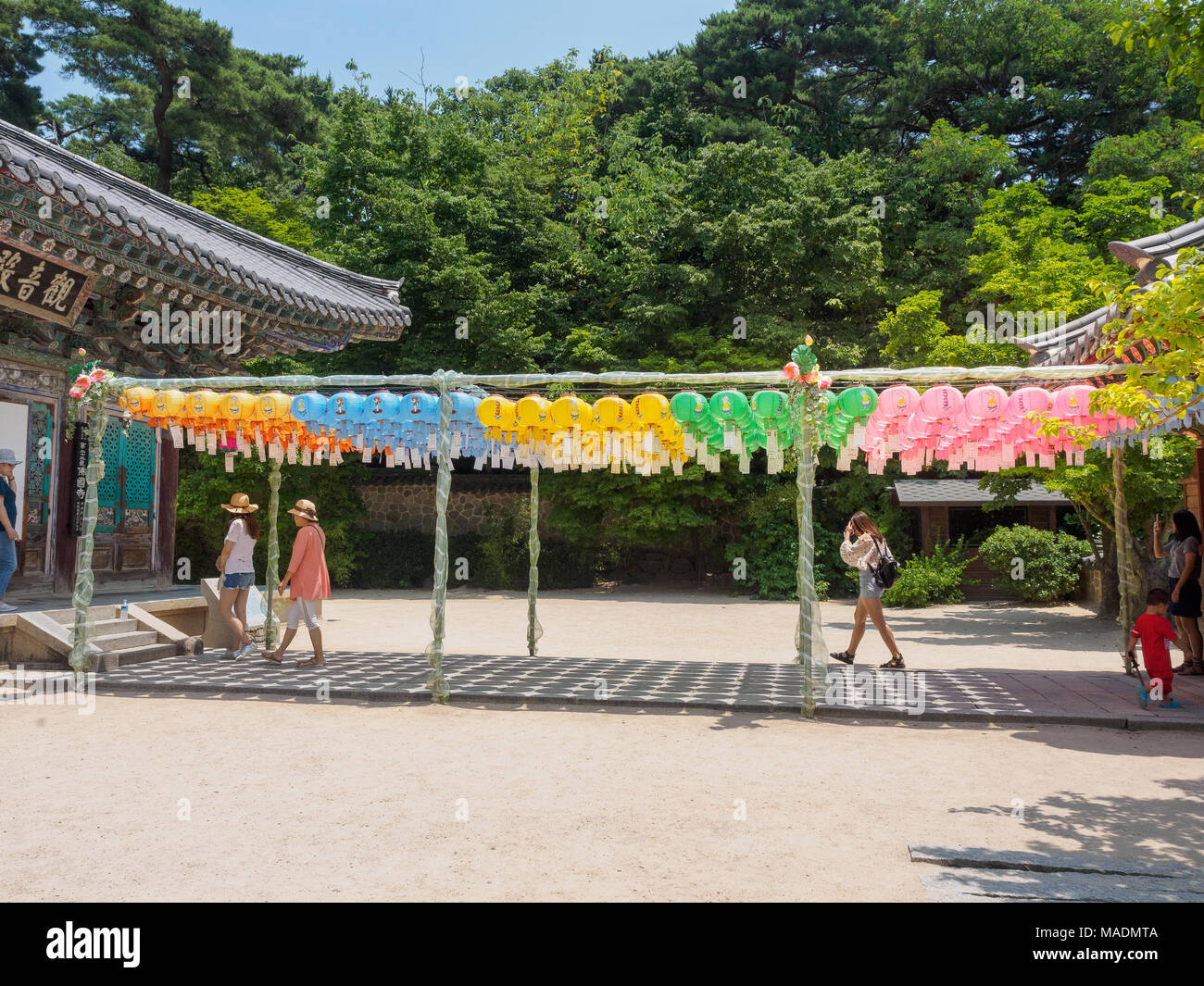 Gyeongju, Corea del Sud - 23 Jun 2017 : centinaia di lanterne appese fuori il Bulguksa Foto Stock