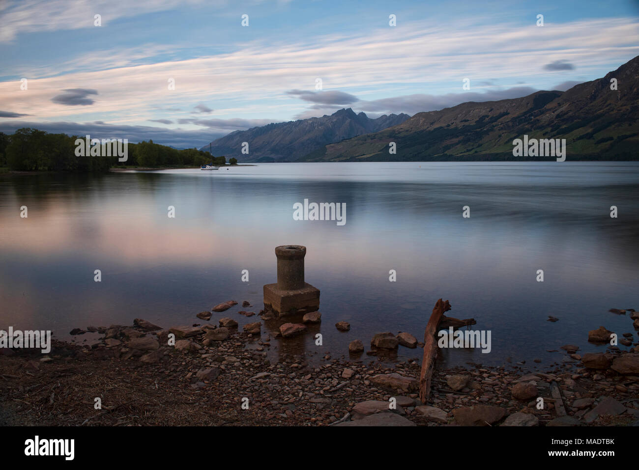 Il lago di Wakatipu nella luce del mattino, Glenorchy, Isola del Sud, Nuova Zelanda Foto Stock