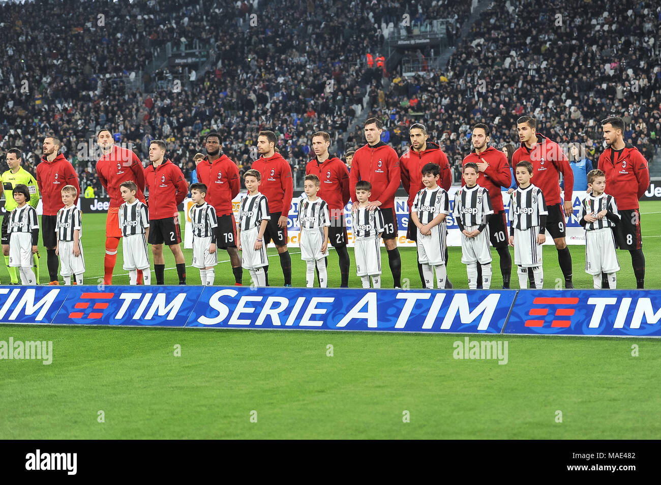 Team AC Milan durante la serie di una partita di calcio tra Juventus e AC Milan presso lo stadio Allianz su 31 Mars 2018 a Torino, Italia. Credito: FABIO PETROSINO/Alamy Live News Foto Stock