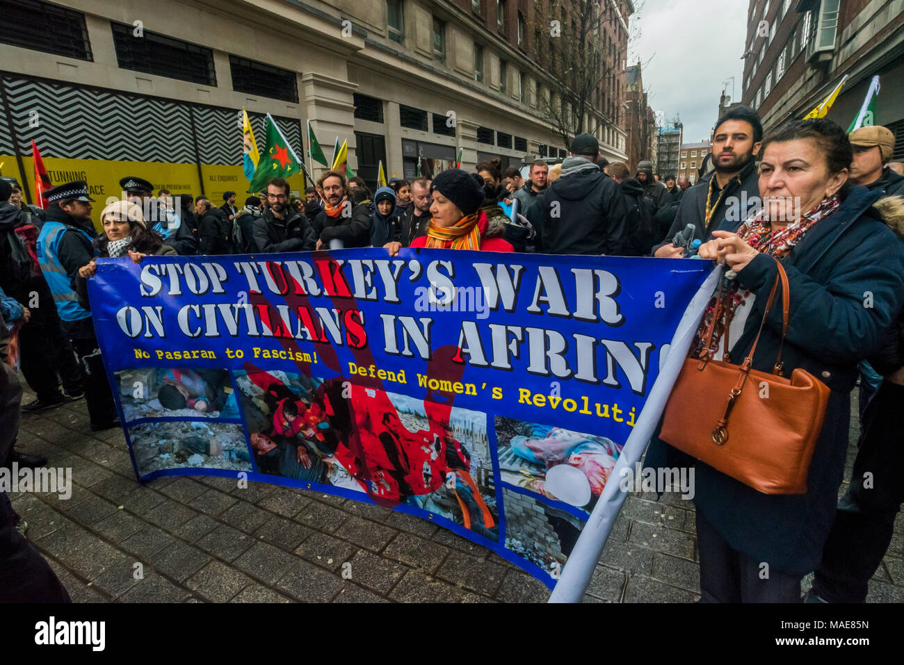 Marzo 31, 2018 - Londra, Regno Unito. Il 31 marzo 2018. Le persone si incontrano a Marble Arch a marzo a Piazza del Parlamento chiedendo la fine della invasione di Afrin dalle forze turche e al Qaeda affiliate di milizie che hanno lo scopo di distruggere uno stato pacifico e di eliminare la maggior parte della popolazione curda dell'area. Credito: ZUMA Press, Inc./Alamy Live News Foto Stock