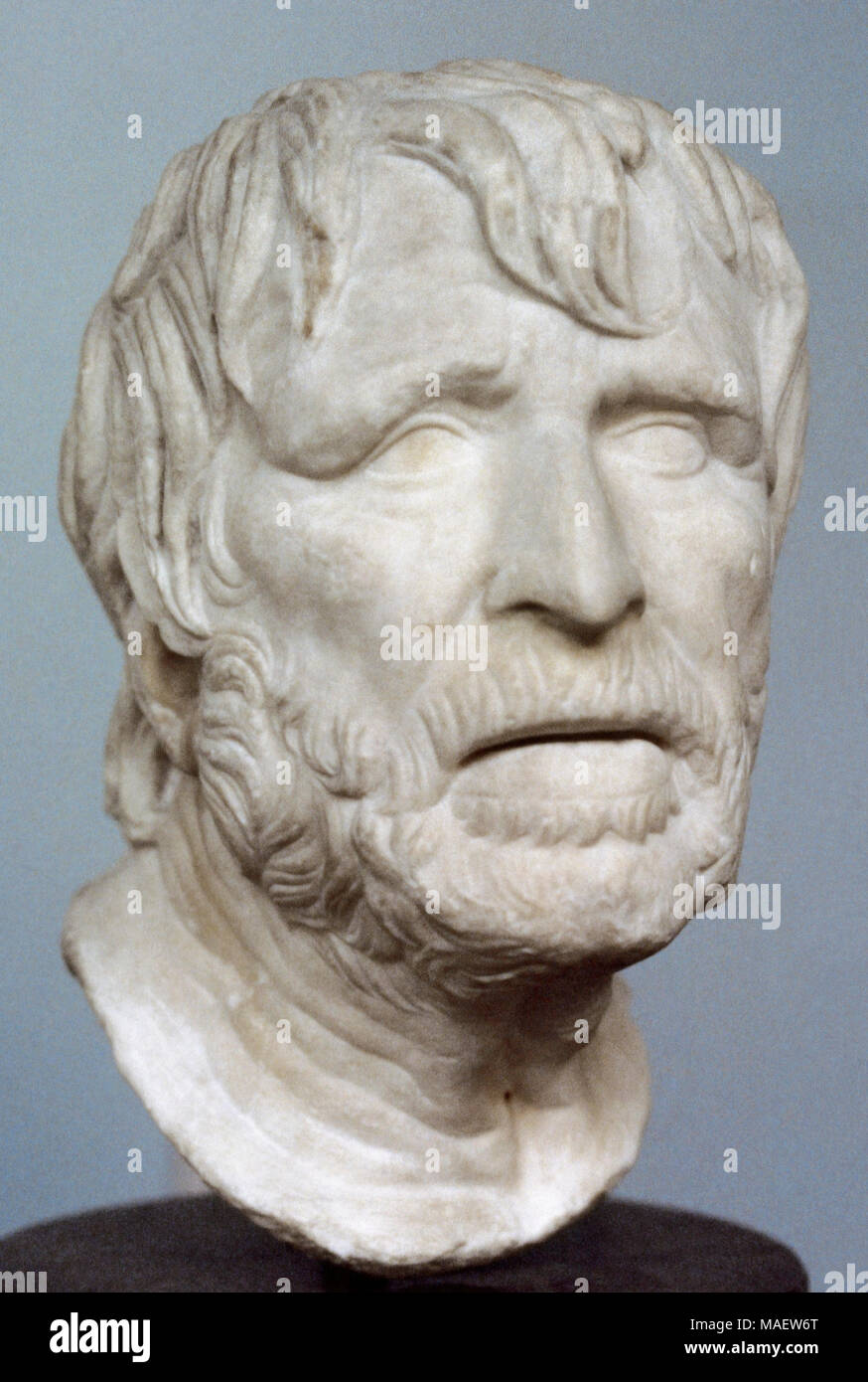 Pseudo-Seneca. Busto identificato con il filosofo romano Seneca durante molto tempo. Esso può rappresentare il poeta greco Esiodo (ca. 700 BC). Copia romana della perdita della scultura di età ellenistica. Busto romano. British Museum. Londra, Inghilterra. Foto Stock