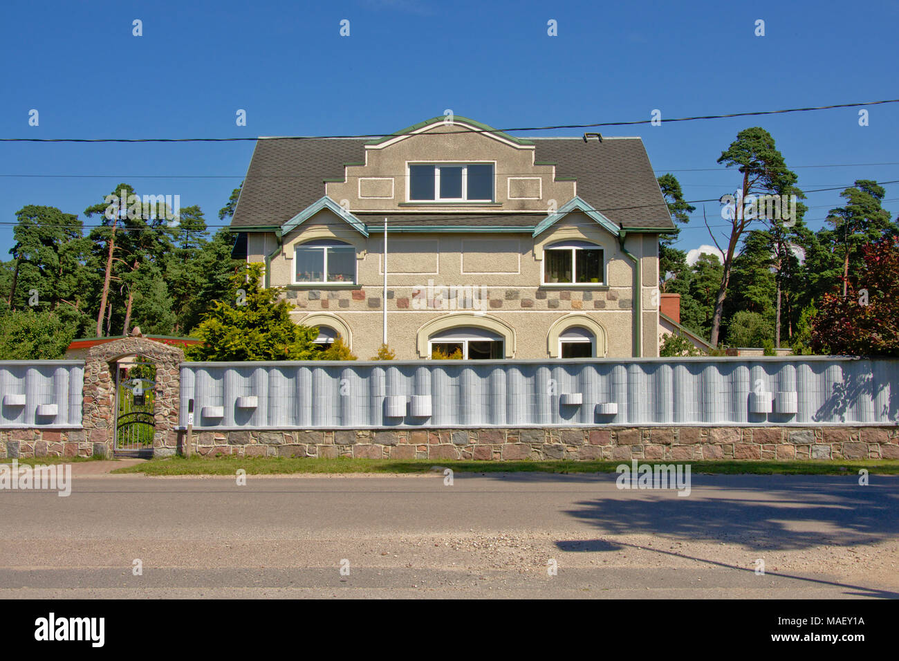 Casa in stile sovietico in Karosta, ex URSS base militare in Lettonia Foto Stock
