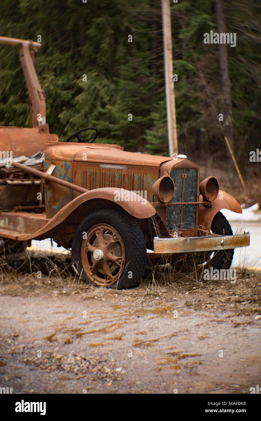 Un arrugginito 1931 Studebaker SPA 2-Ton argano carrello, in una vecchia cava di pietra, a est di Clark Fork Idaho. Foto Stock