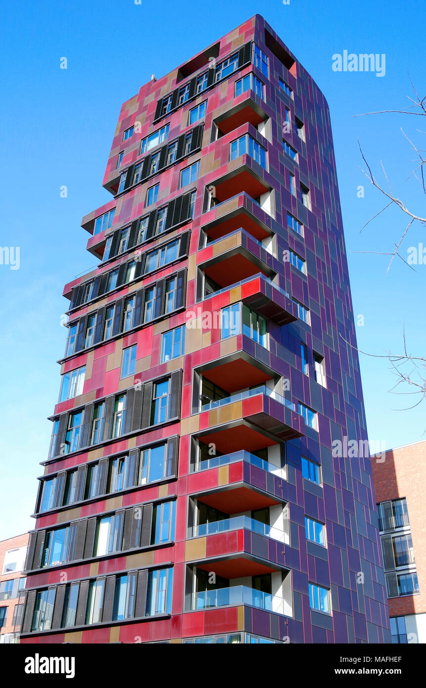 Nuovo a 14 piani dell'edificio residenziale nel Osakaallee, in Hafen City, un immenso di riqualificazione urbana, del progetto sul sito dell'ex Amburgo porta libera Foto Stock