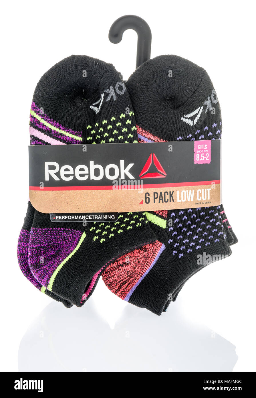 Winneconne, WI - 23 Marzo 2018: un pacchetto di Reebok low cut calze isolato su un background. Foto Stock