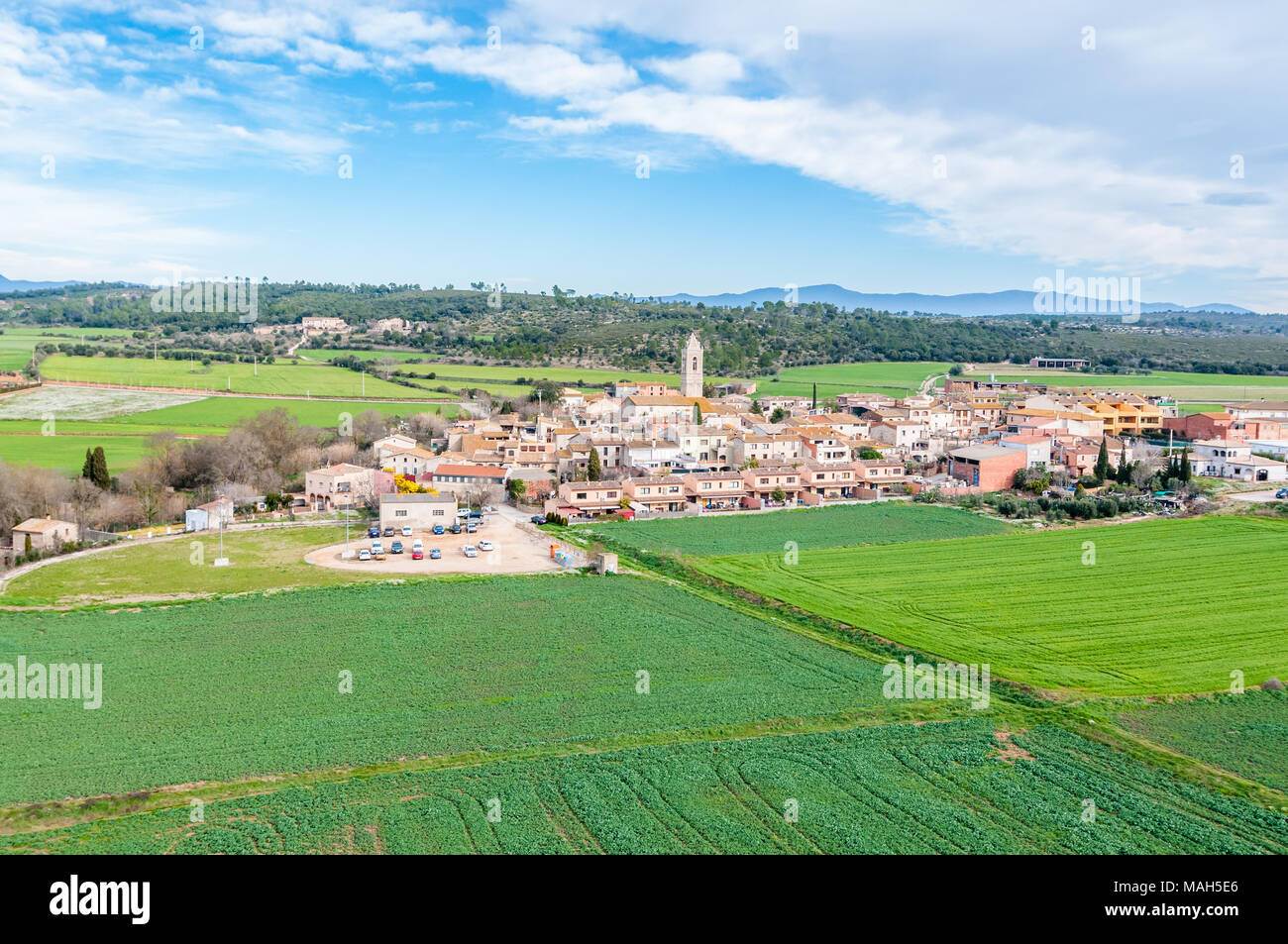 Vista aerea del piccolo villaggio di Vilanant, Alt Empordà, Catalogna, Spagna Foto Stock