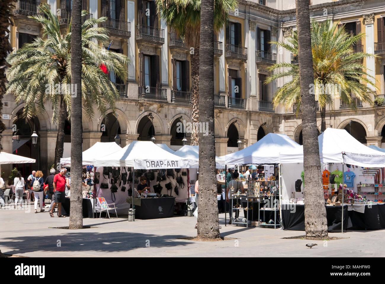 La Plaça Reial è un quadrato nel Barri Gòtic di Barcellona, in Catalogna, Spagna Foto Stock