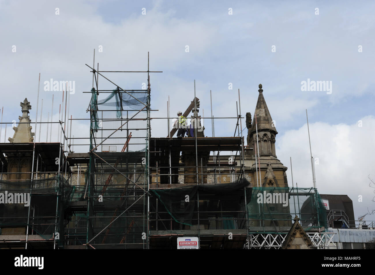 Costruttori di ripristinare la Southwark Cathedral Foto Stock