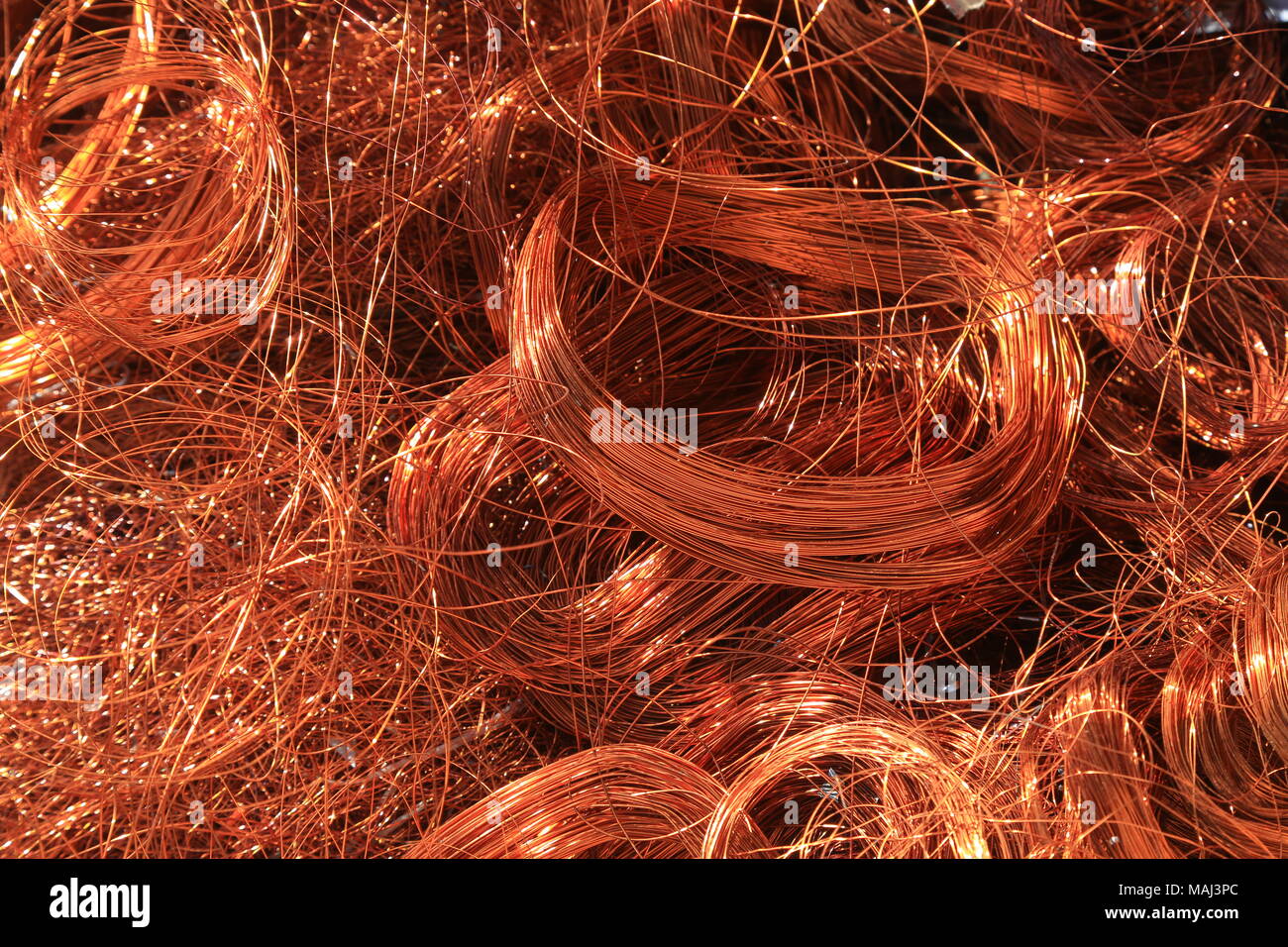Filo di rame per i rottami ammucchiati Foto Stock