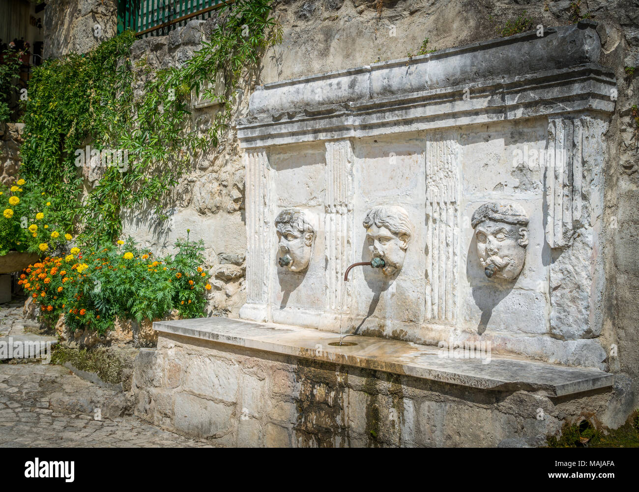 Vista panoramica a Caramanico Terme, comune in provincia di Pescara nella regione Abruzzo d'Italia. Foto Stock