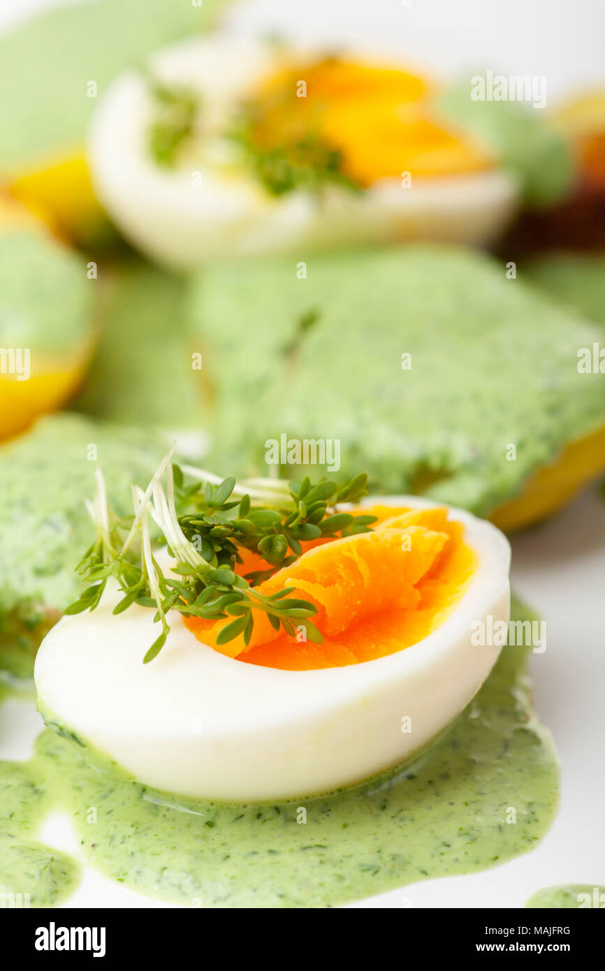 Salsa verde con uova e patate Foto Stock