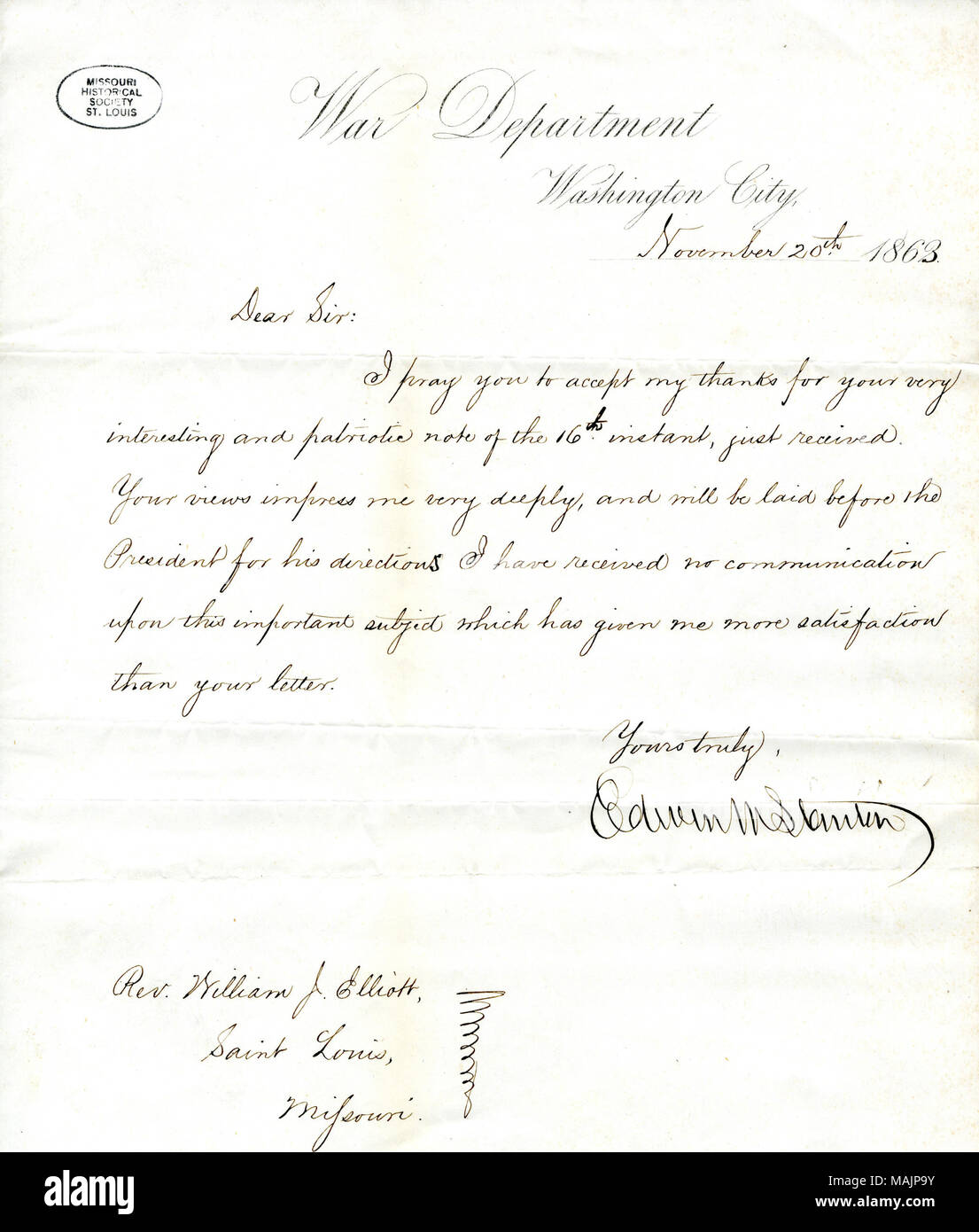 Grazie Eliot per la sua interessante e nota patriottica, e lo informa che il suo punto di vista sarà prevista prima della Presidente. Trascrizione: Dipartimento di guerra Washington City 20 novembre 1863 Egregio Signore: vi prego di accettare i miei ringraziamenti per il vostro molto interessante e nota patriottica del XVI instant, appena ricevuto. Le vostre opinioni impressionare me molto profondamente e sarà stabilito prima che il Presidente per le sue indicazioni non ho ricevuto alcuna comunicazione su questo importante tema che mi ha dato più soddisfazione rispetto alla vostra lettera. Yours Truly, Edwin M. Stanton Rev. William J. Elliott, Saint Louis, Missouri. E. M. S Foto Stock