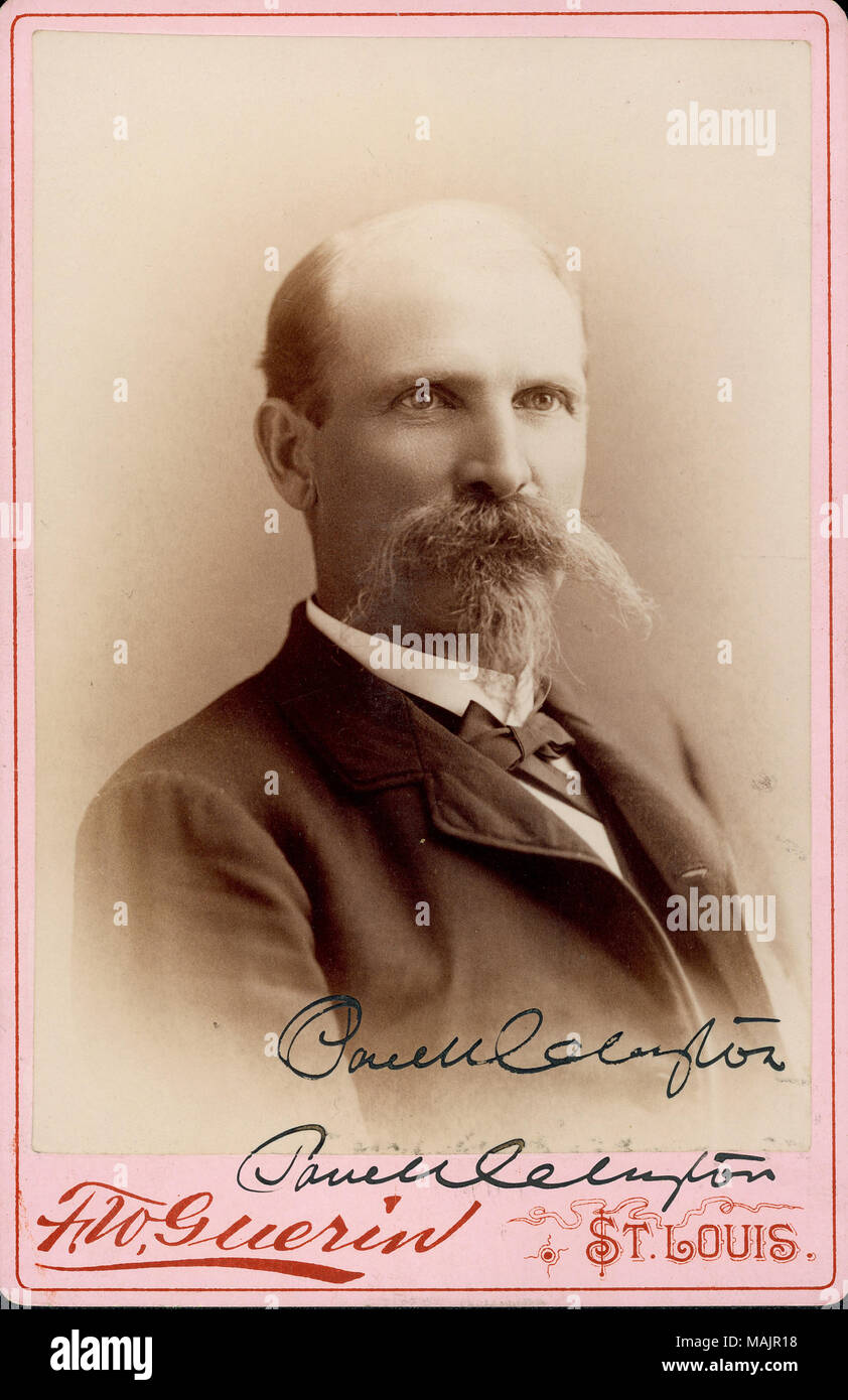 Busto ritratto di Brigadiere Generale Powell Clayton indossa una tuta ed il filtro bow tie, e girate a destra. "Powell Clayton' è scritta sotto l'immagine due volte. "F.W. Guerin' e 'ST. LOUIS.' (stampato immagine sotto). Titolo: Powell Clayton, il generale di brigata, Stati Uniti volontario. . Circa 1880. F.W. Guerin, San Luigi Foto Stock