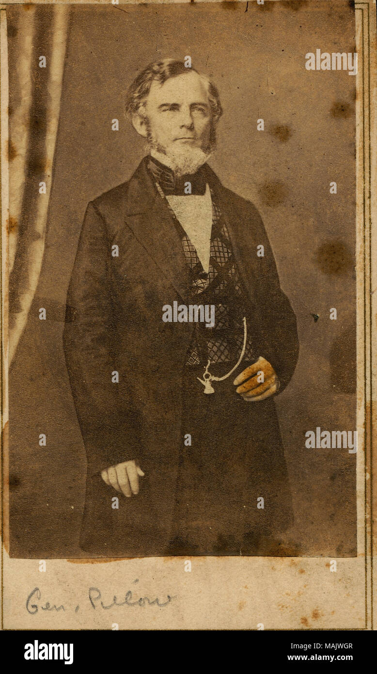 Ritratto a figura intera di un uomo in abiti civili. 'Gen. Cuscino' (scritta immagine sotto). 'Gen cuscino Gedeone C. cuscino, Brigadiere Generale Belmont Ft Donelson pietra di fiume' (scritta sul lato inverso di immagine). Titolo: Gedeone Johnson cuscino, Generale (Confederate). . Circa 1880. E. E H.T. Anthony Foto Stock