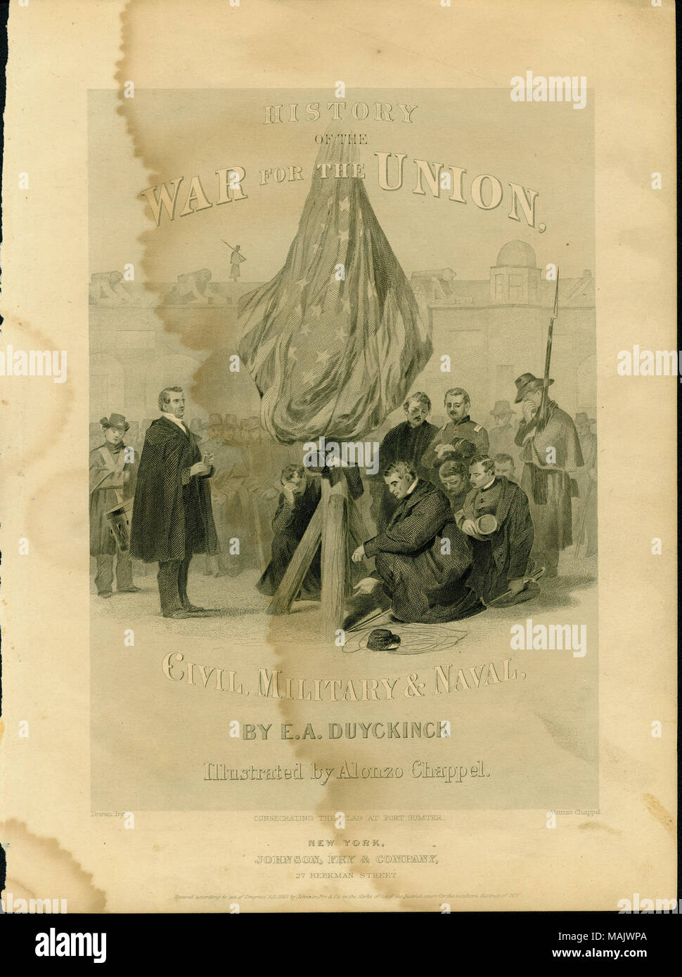 Stampa di bandiera che si abbassa all'interno di fort con gli uomini in piedi e in ginocchio intorno pennone. Protezione e cannoni in background. " Storia della guerra per l'Unione, CIVILE E MILITARE E NAVALE,' (stampata sull'immagine). Stampa presi da un libro intitolato "Storia della guerra per l'Unione " da E. A. Duyckinck e illustrato da Alonzo Chappel. Il libro è stato pubblicato a New York da Johnson, Repubblica federale di Iugoslavia e la società. Questo disegno è stato intitolato "consacrare la bandiera a Fort Sumter' e servita come la pagina del titolo. Titolo: "consacrare la bandiera a Fort Sumter." . 1862. Alonzo Chappel - Foto Stock