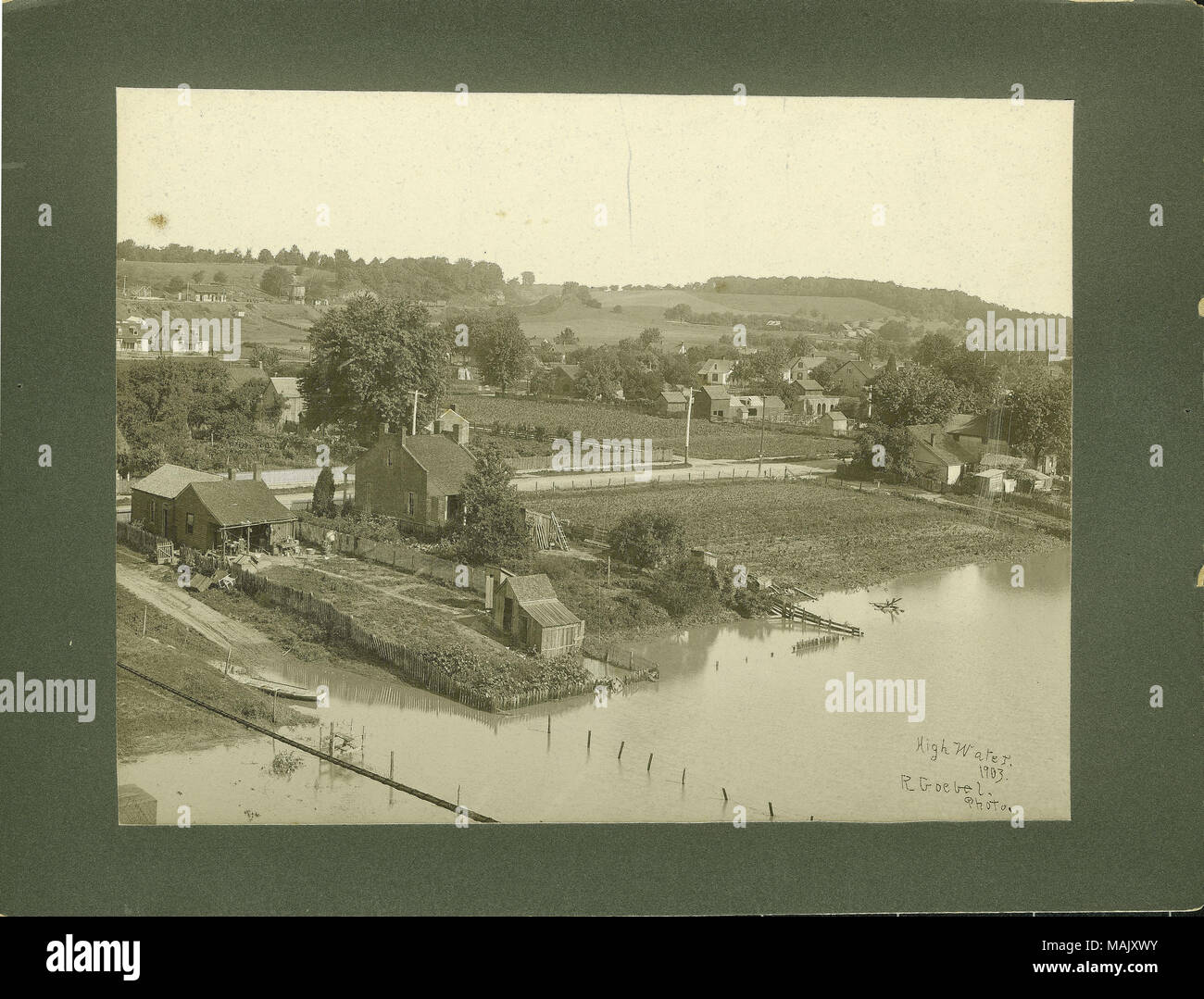 Titolo: "L'acqua alta. 1903." (Bird's-eye-vista di un invaso farm in San Carlo, Missouri). . 1903. Rudolph Goebel Foto Stock