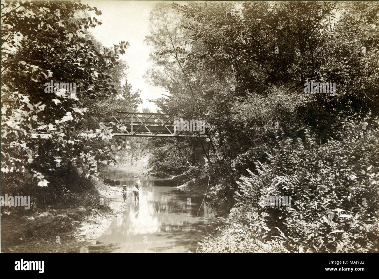 Titolo: fiume Des Peres vicino alla vecchia strada di Manchester. . Nel 1890 circa. John W. Dunn Foto Stock