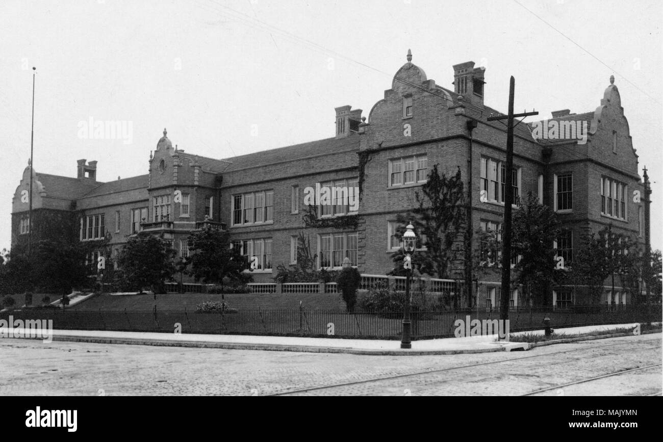 Titolo: Cote Brilliante scuola. 2616 Cora Avenue. William B. Ittner, architetto - 1904. . Circa 1910. Oscar C. Kuehn Foto Stock