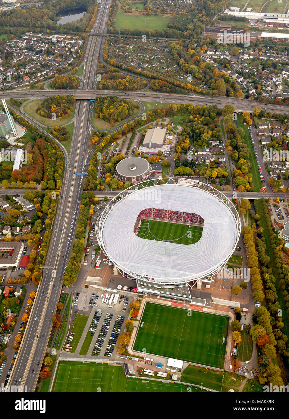 Vista aerea, BayArena, Bay Arena, Bayer Leverkusen vs. FSC Mainz 2: 2, lo stadio di calcio, Bundesliga, ventola blocchi, Leverkusen, Renania, Nord Rhine-We Foto Stock