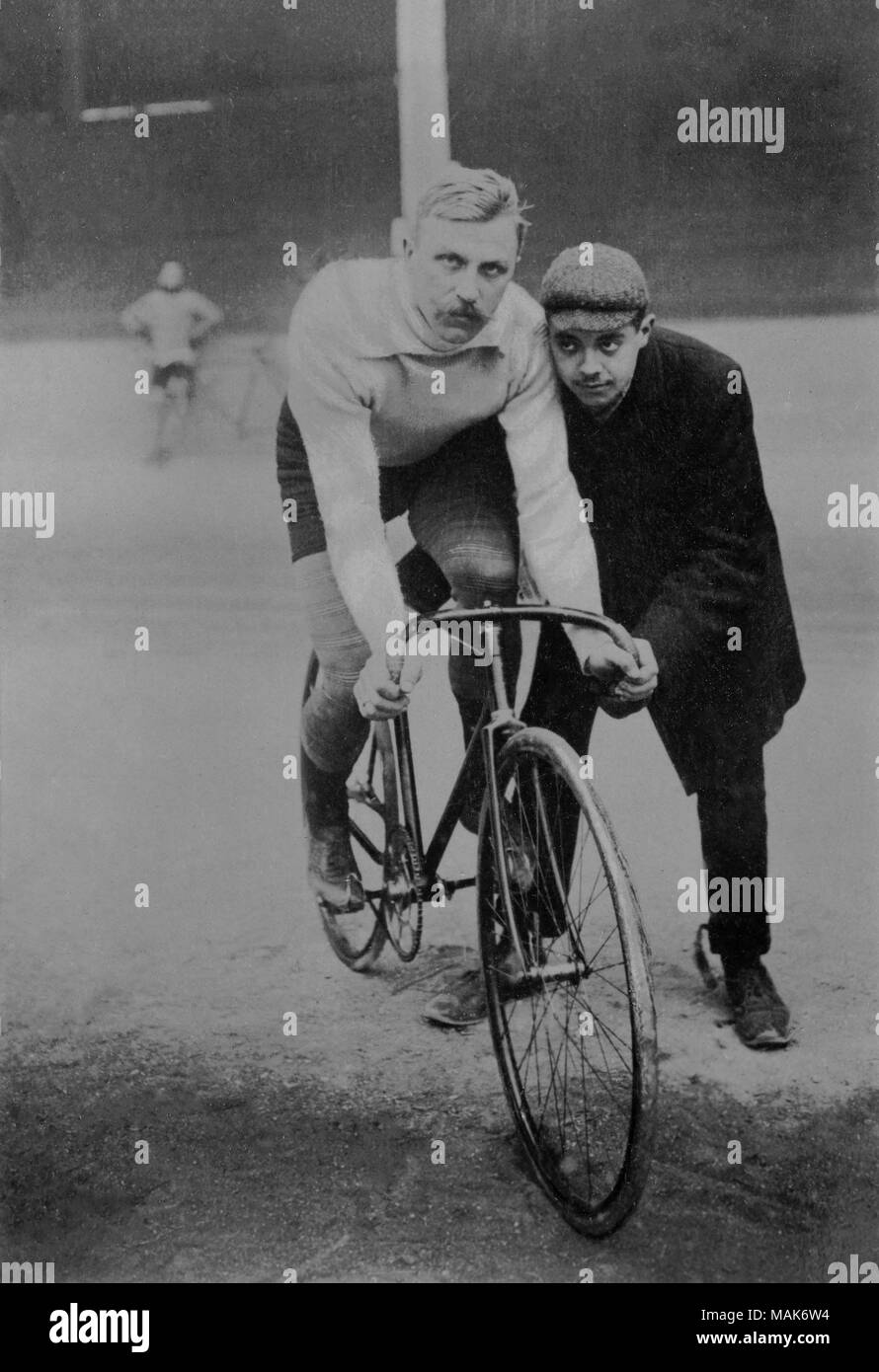 Ritratto del ciclista danese Thorwald Ellegaard ( 1877 - 1954 ) - Fotografia di Anonyme Foto Stock