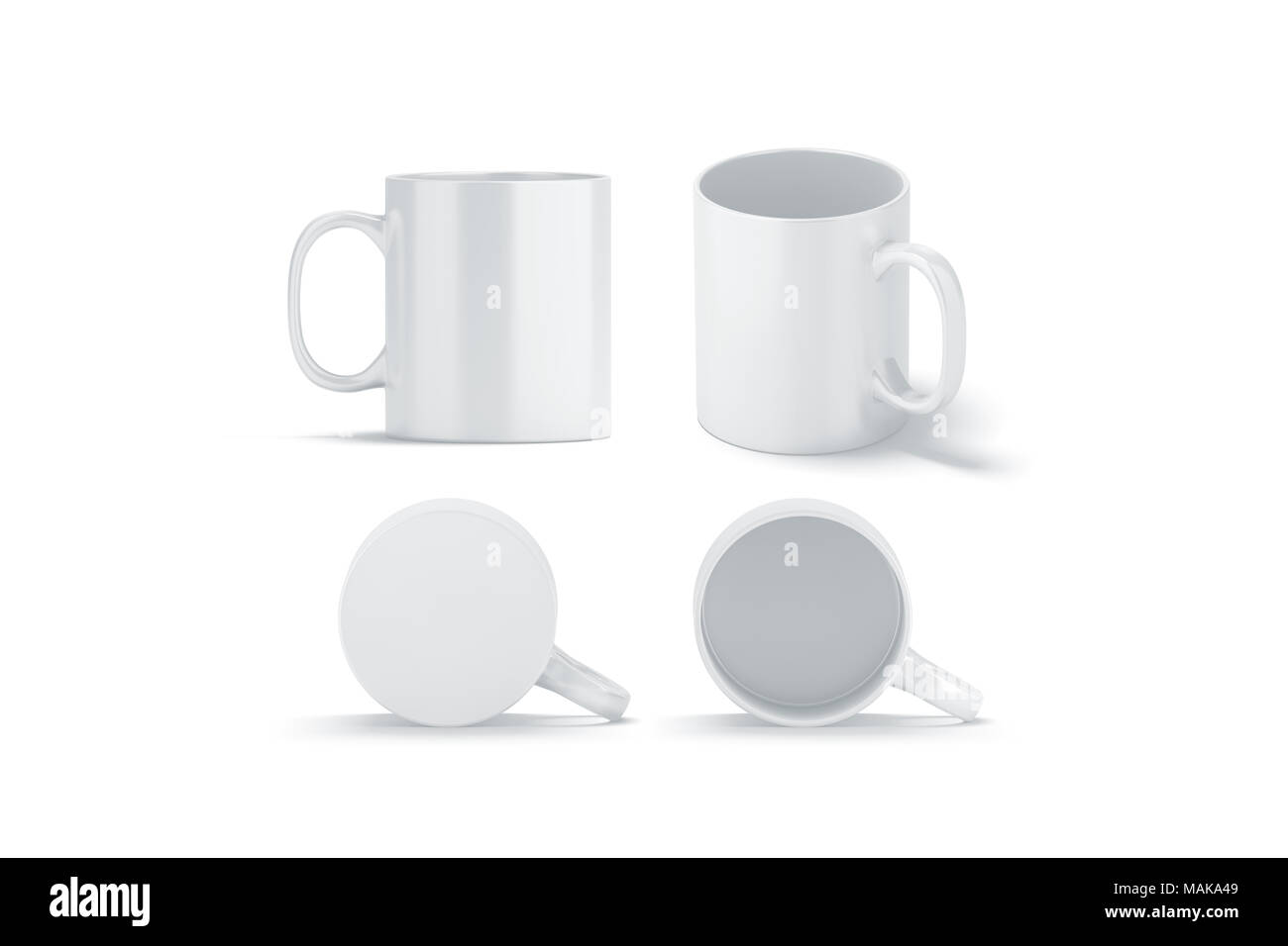 Vuoto in vetro bianco mug set mockups isolato, rendering 3d. Cancellare sinistra destra tazza da caffè mock up per la stampa per sublimazione. Svuotare il fondo pinta impostare brandin Foto Stock