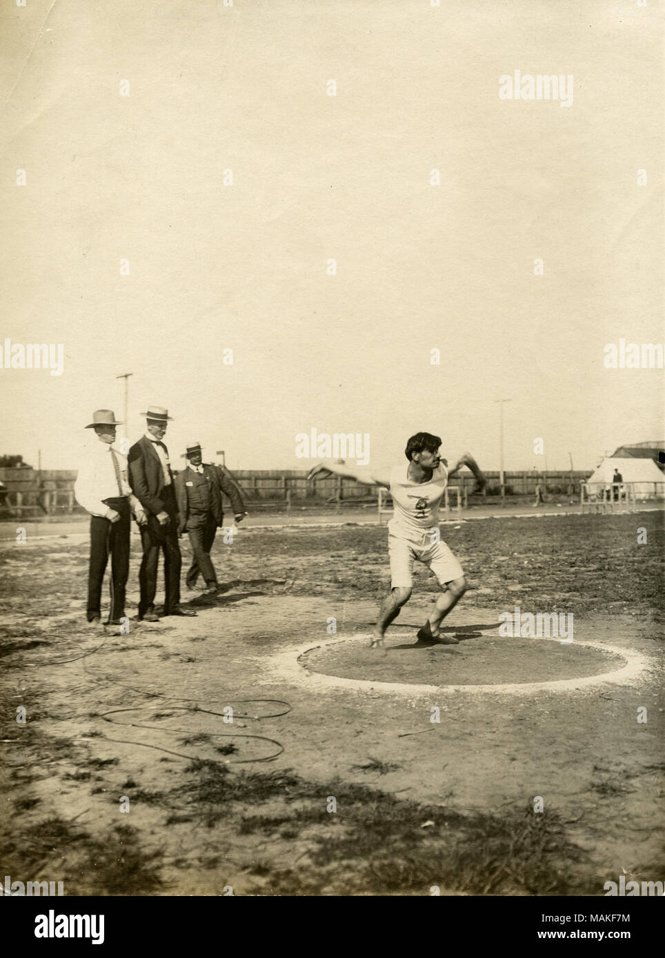 N. Georgantas della Grecia, gettando il discus. Titolo: 1904 Olimpiadi: N. Georgantas della Grecia, gettando il discus. . 1904. Foto Stock