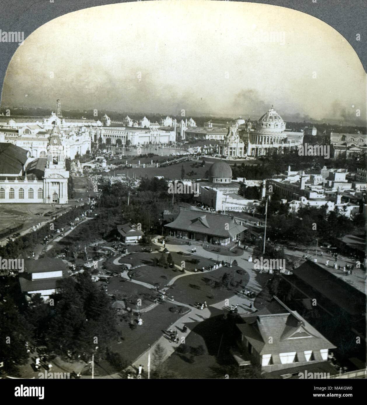 Titolo: Giapponese Giardini Imperiali e la fiera mondiale che dalla sommità della ruota panoramica Ferris, St. Louis giorno, Louisiana Purchase Exposition, St. Louis, Missouri . 1904. Keystone View Company Foto Stock