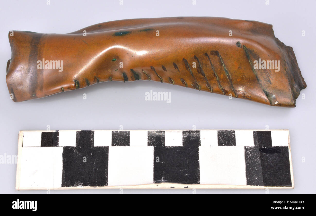 Pezzo di tubo metallico dal piano del francese la guerra mondiale I flying ace Pegoud nel 1915 inviato a Lindbergh da Pegoud. Titolo: La Prima Guerra Mondiale il tubo di scarico da Adolph Pegoud's aereo dato a Charles Lindbergh . circa 1915. Foto Stock