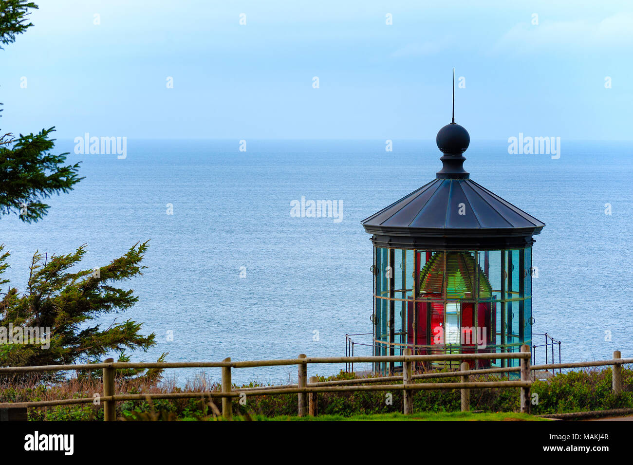 Cape Meares faro acceso per la prima volta nel 1890 sulla Northern Oregon Coast vicino Netarts, Oregon Foto Stock