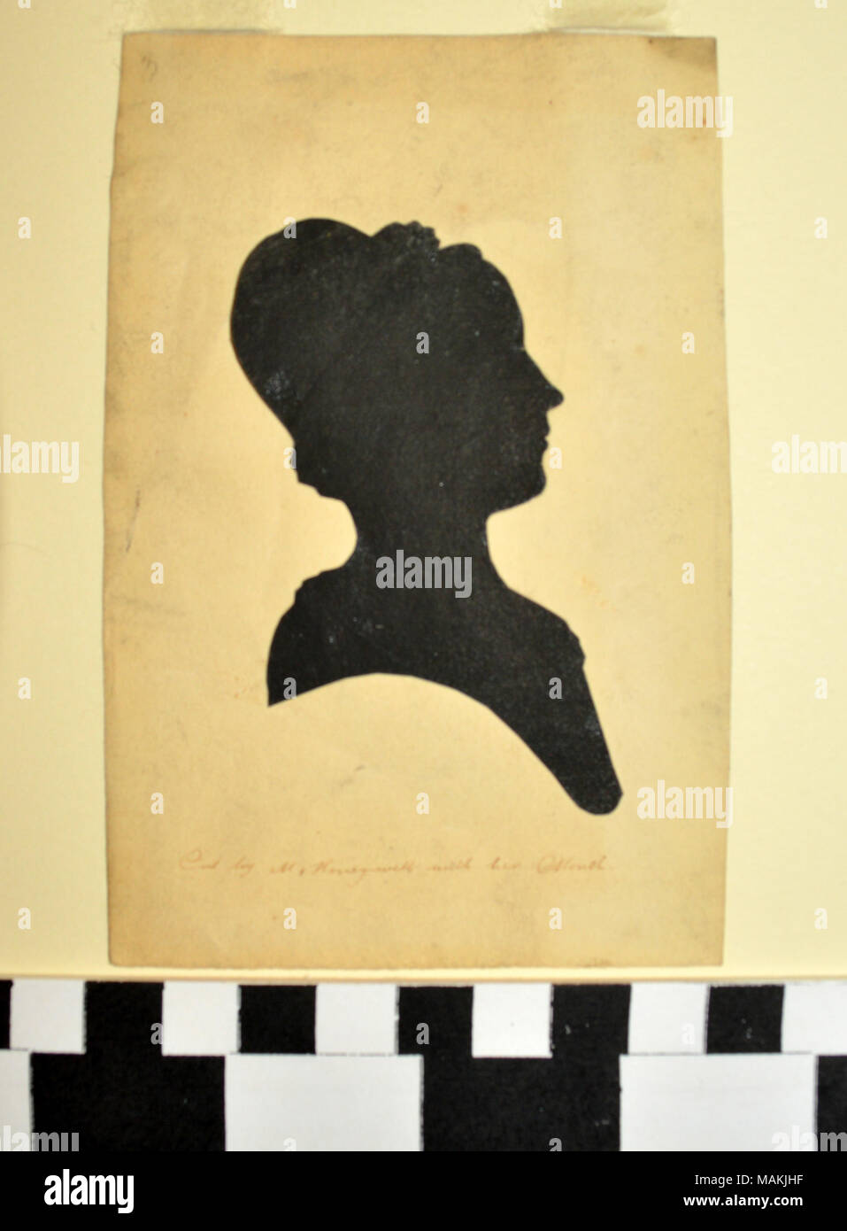 Silhouette di Clark non identificato membro della famiglia tagliati da Martha Ann Honeywell, artista nato senza braccia Titolo: Silhouette di Clark non identificato membro della famiglia . circa 1830. Martha Ann Honeywell Foto Stock
