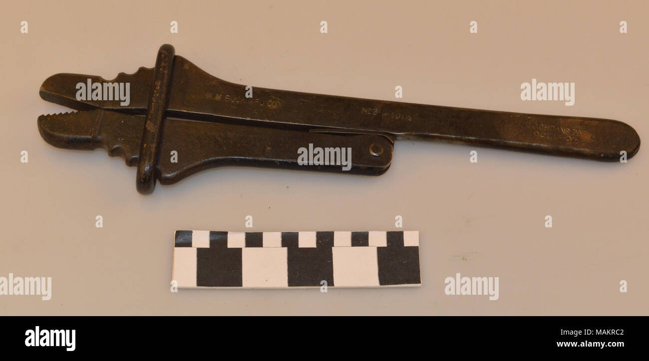 Alligatore regolabile chiave a tubo fabbricato mediante il M.M. Il Buck Manufacturing Company di St. Louis, Missouri Titolo: M.M. Regolabile Buck Alligator chiave a tubo . tra 1894 e 1906. M.M. Il Buck Manufacturing Co. Foto Stock