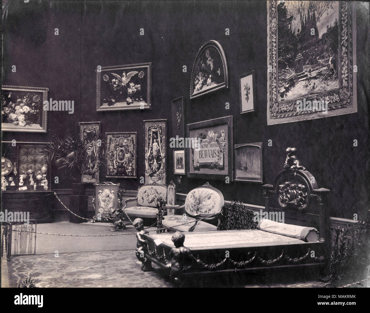 Titolo: la sezione francese inclusa la produzione nazionale di Beauvais nel Palazzo delle Belle Arti a 1904 della fiera del mondo. . 1904. Foto Stock