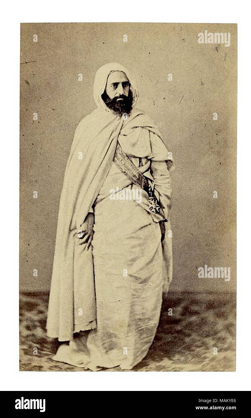 Fotografia di Abdul Qadir Al-Jazairi indossando il telaio della Legione d'onore a lui presentati dal governo francese come fotografato da Pierre-Louis Pierson di Mayer & Pierson, . 1860. Pierre-Louis Pierson (1822-1913) di Mayer et Pierson Foto Stock
