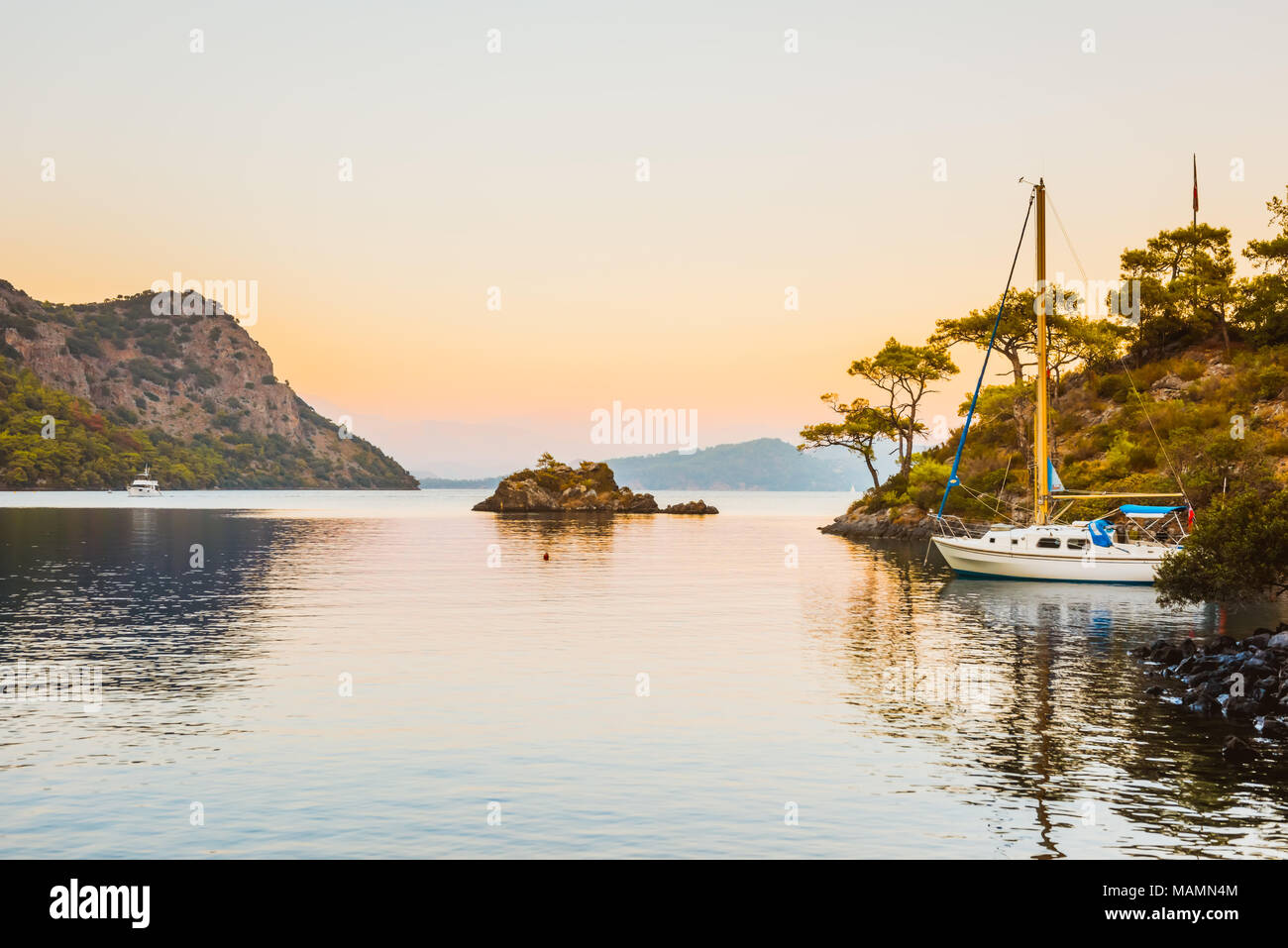 Barca in mare Egeo. Bodrum Mugla, Turchia Foto Stock