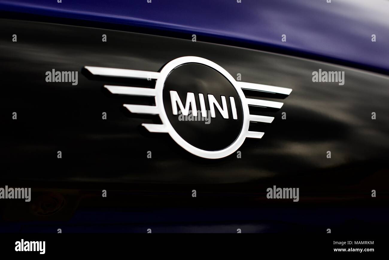 Il nuovo 2018 BMW Mini ali emblema il bagagliaio Foto Stock