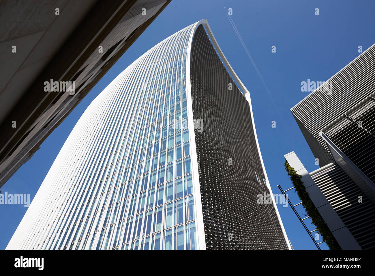 Londra - Maggio 2017: basso angolo di visione del walkie talkie edificio, 20 Fenchurch Street, City Of London, Londra Foto Stock