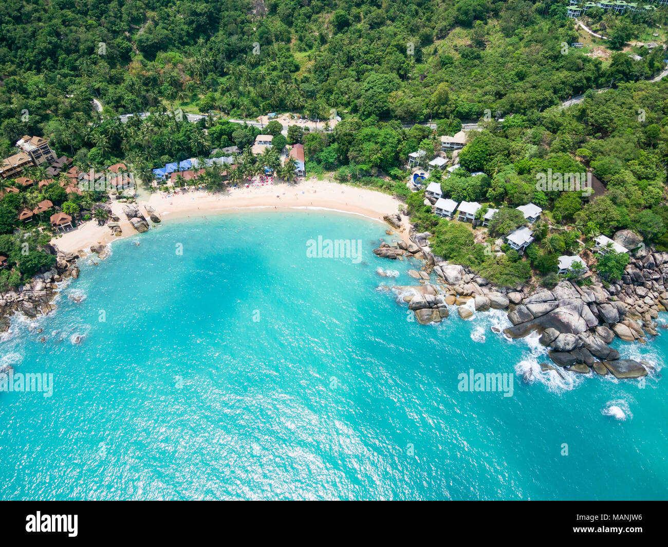 Vista aerea di smeraldo mare tropicale, Coral Cove Beach, Ko Samui, Tailandia Foto Stock